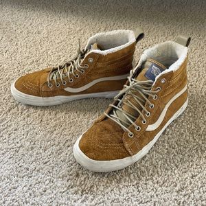 Vans Sk8-Hi sneakers with Sherpa lining